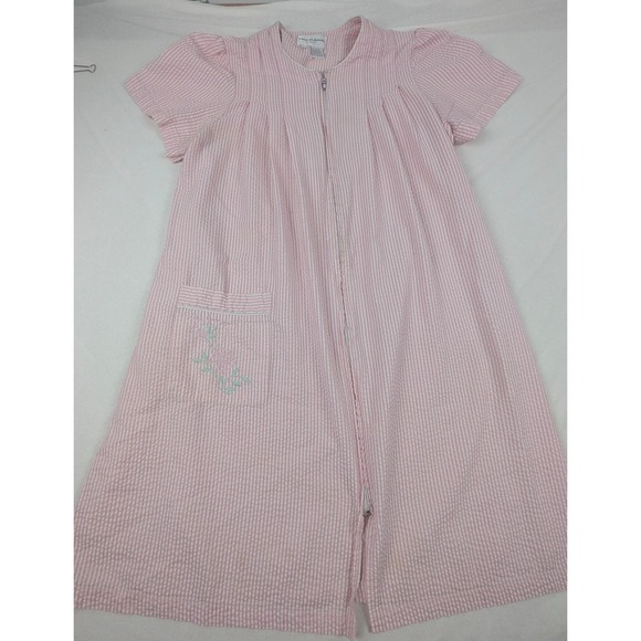 Miss Elaine At Home Other - Miss Elaine At Home Pink White Seersucker Zip Front Robe Embroidered Pocket L